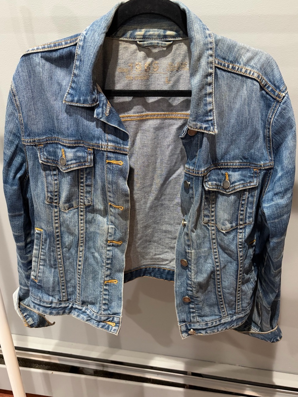 GAP Light Blue Denim Jacket with Contrast Gold Stitching size Large